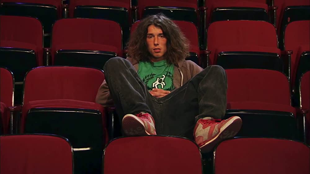 ヒッチハイカーKAI：手斧のヒーロー、その光と影の画像