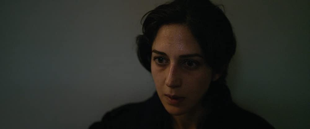 聖地には蜘蛛が巣を張るの画像