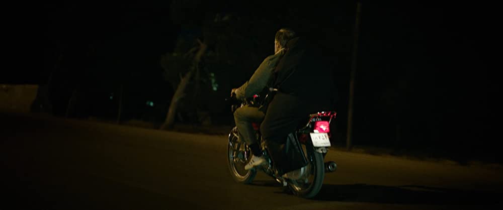 聖地には蜘蛛が巣を張るの画像