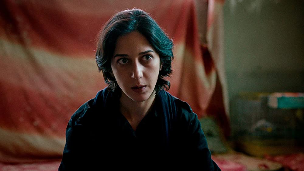 聖地には蜘蛛が巣を張るの画像