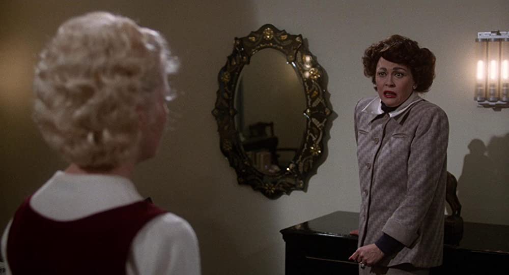 「愛と憎しみの伝説」フェイ・ダナウェイ & ダイアナ・スカーウィッドの画像