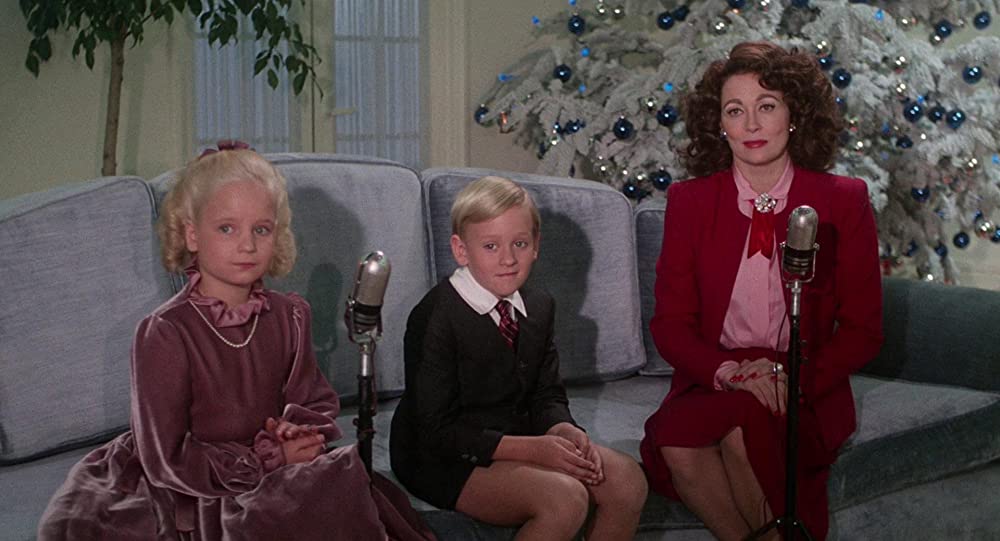 「愛と憎しみの伝説」フェイ・ダナウェイ & Mara Hobel & Jeremy Scott Reinboltの画像