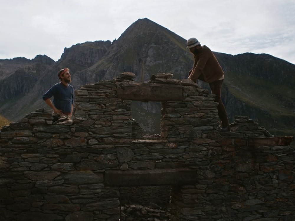 帰れない山の画像