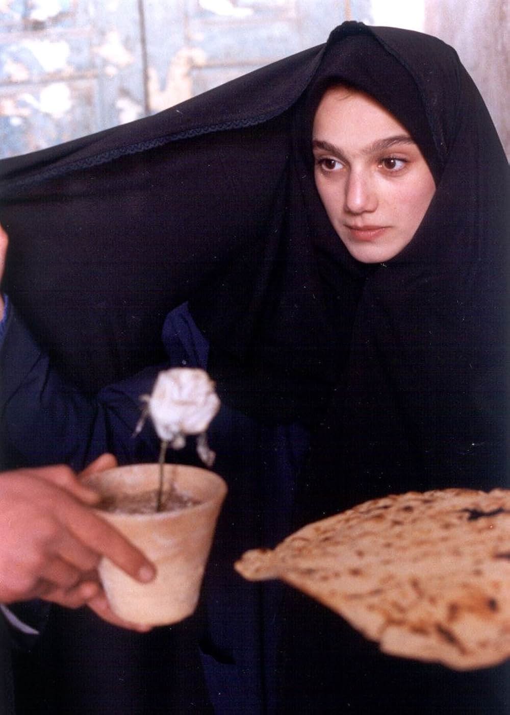 パンと植木鉢の画像