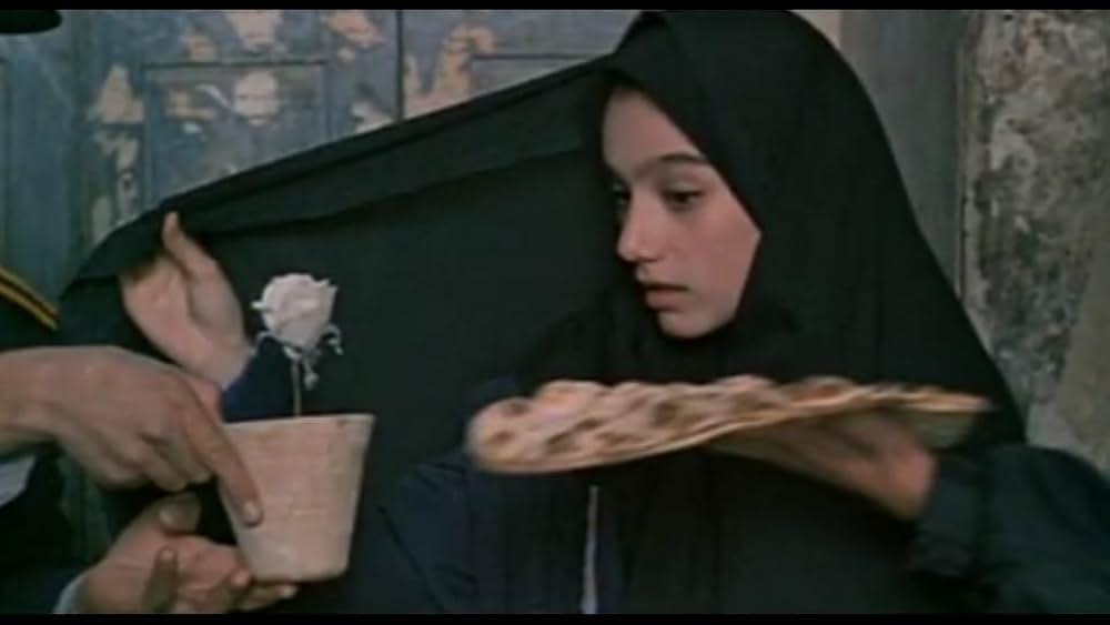 パンと植木鉢の画像