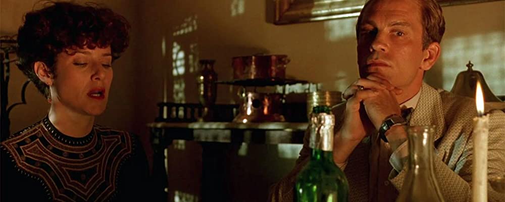 「シェルタリング・スカイ」ジョン・マルコビッチ & デブラ・ウィンガーの画像