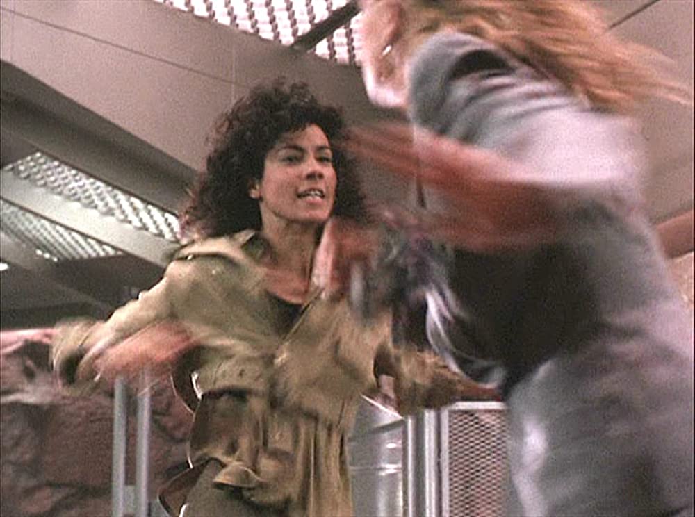 「トータル・リコール ４Kデジタルリマスター」シャロン・ストーン & レイチェル・ティコティンの画像