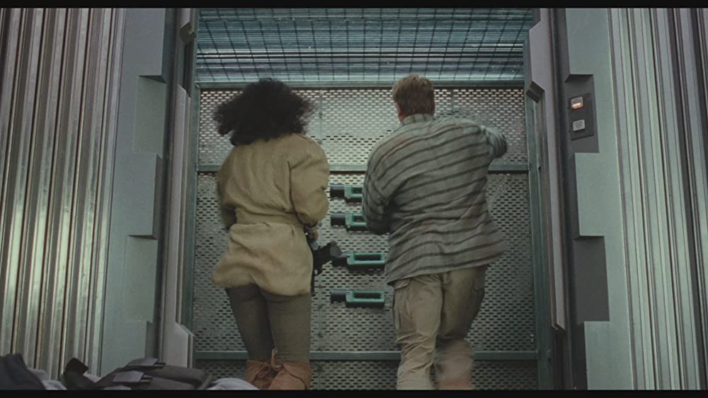 「トータル・リコール ４Kデジタルリマスター」アーノルド・シュワルツェネッガー & レイチェル・ティコティンの画像