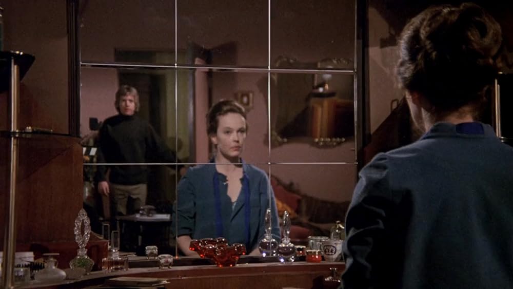 「雨にぬれた舗道」サンディ・デニス & Michael Burnsの画像