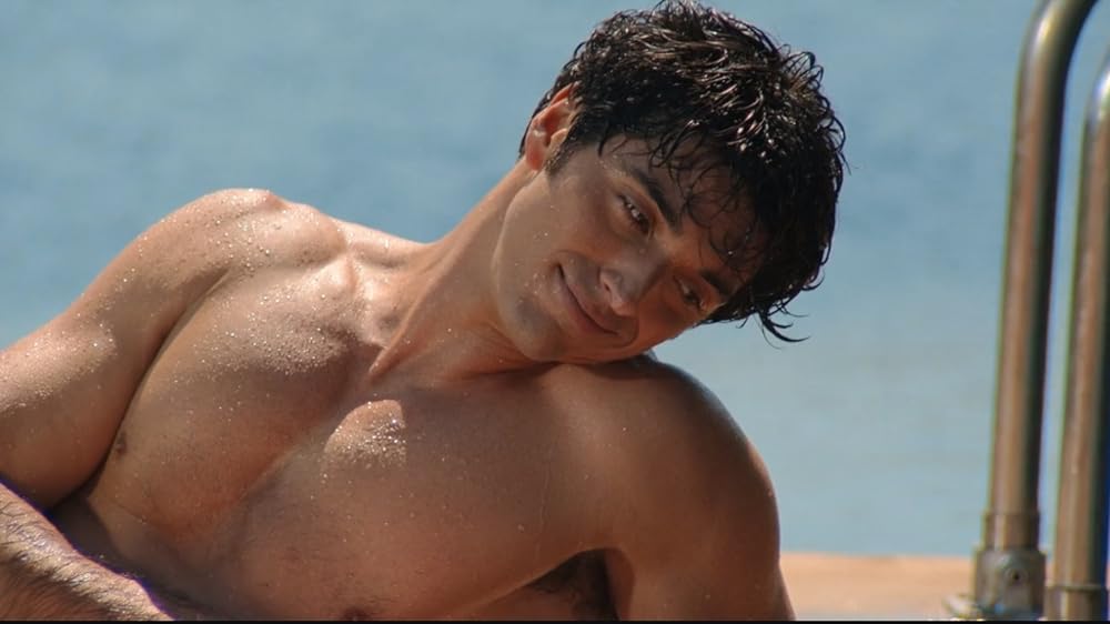 赤と白とロイヤルブルーの画像