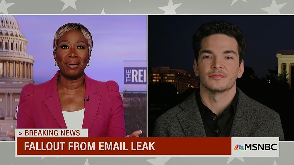 赤と白とロイヤルブルーの画像