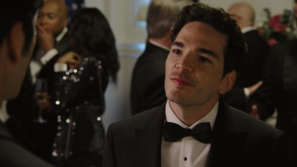 赤と白とロイヤルブルーの画像