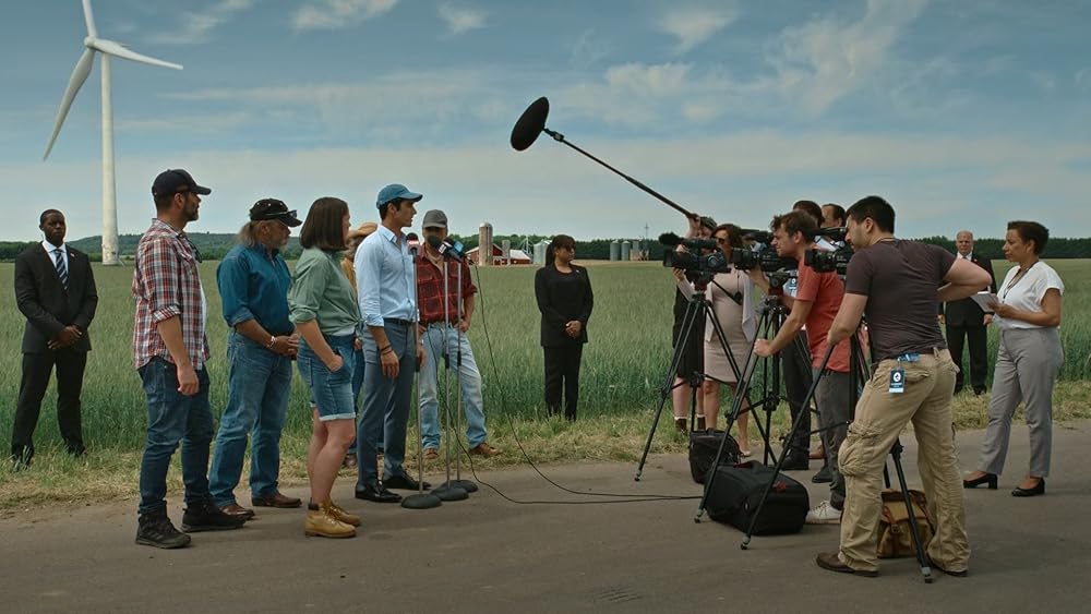 赤と白とロイヤルブルーの画像