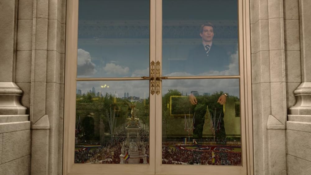 赤と白とロイヤルブルーの画像