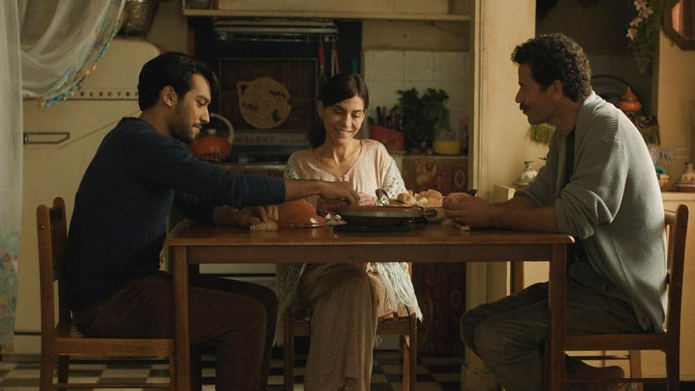 ⻘いカフタンの仕立て屋の画像