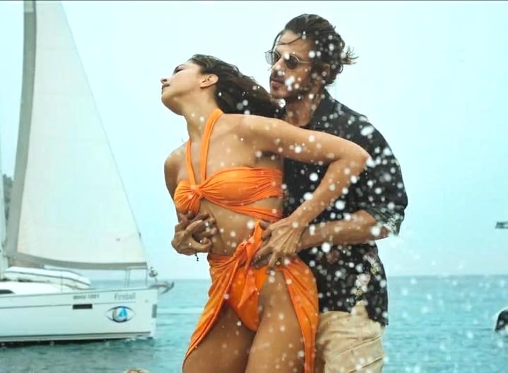 「PATHAAN／パターン」シャー・ルク・カーン & ディーピカー・パードゥコーンの画像