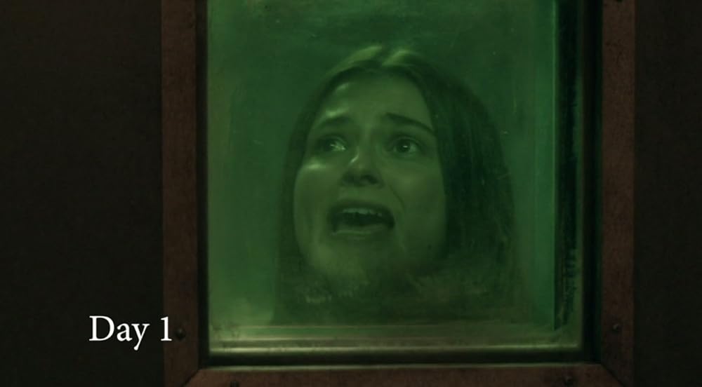 ガール・イン・ザ・ベースメントの画像