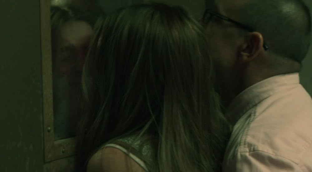 ガール・イン・ザ・ベースメントの画像