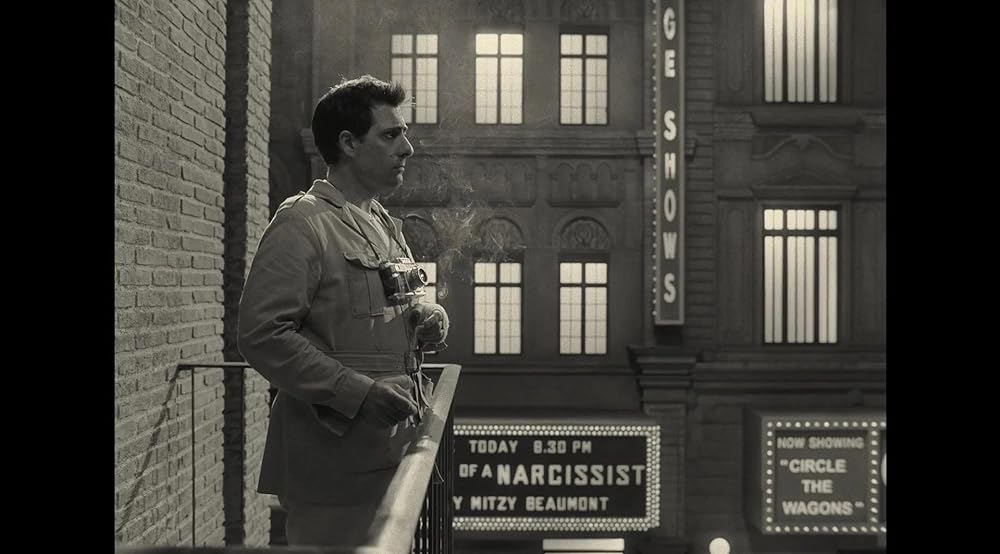 「アステロイド・シティ」ジェイソン・シュワルツマンの画像