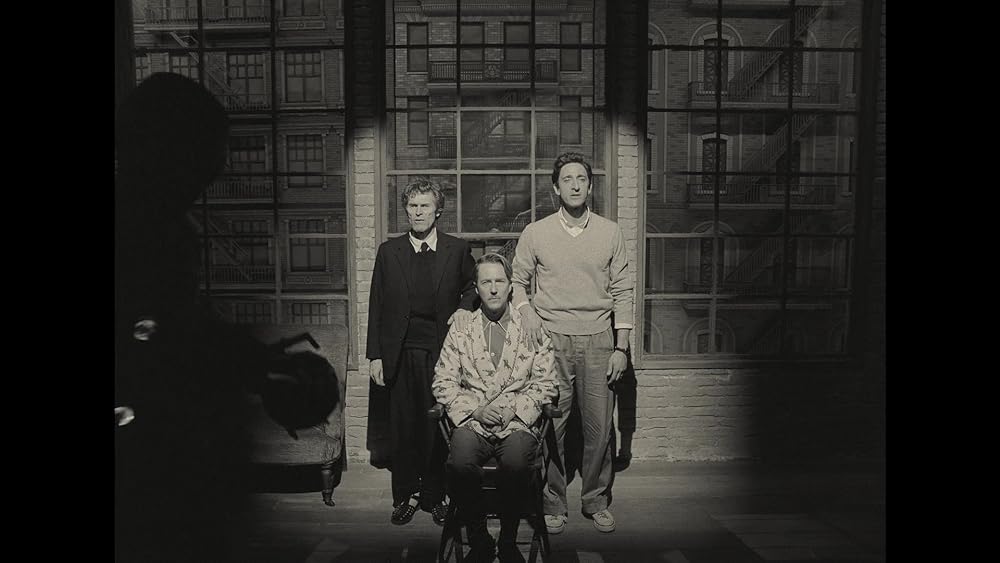 「アステロイド・シティ」ウィレム・デフォー & エドワード・ノートン & エイドリアン・ブロディの画像