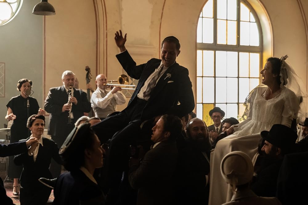 アウシュヴィッツの生還者の画像