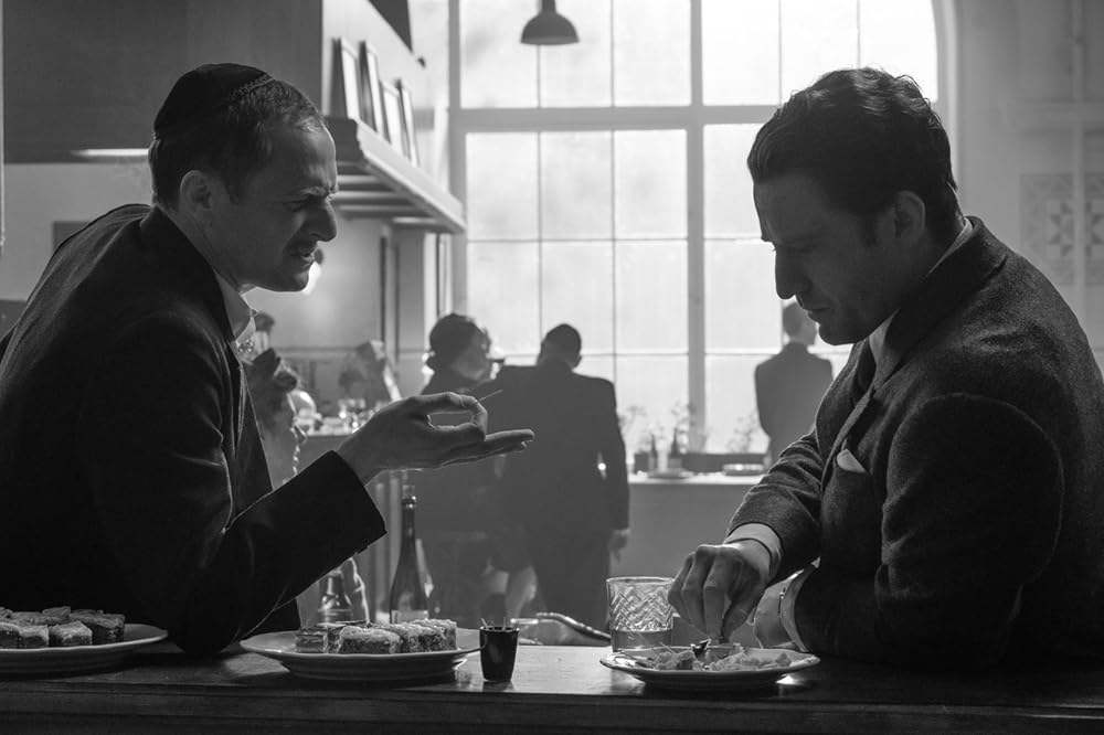 アウシュヴィッツの生還者の画像