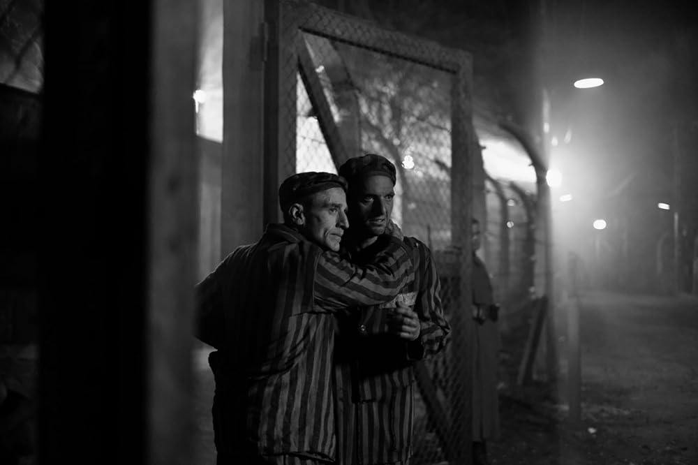 アウシュヴィッツの生還者の画像