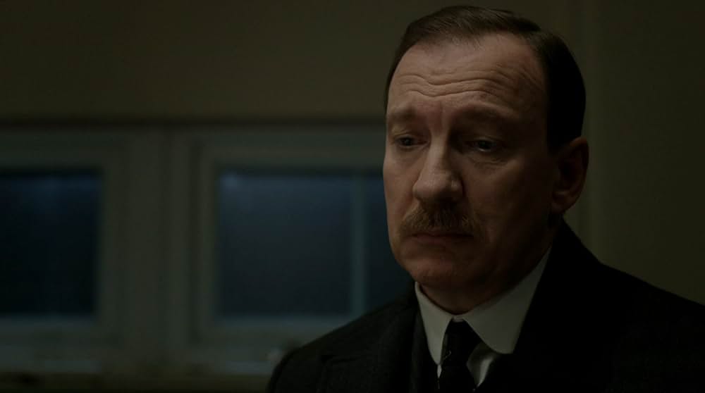 夜の来訪者の画像