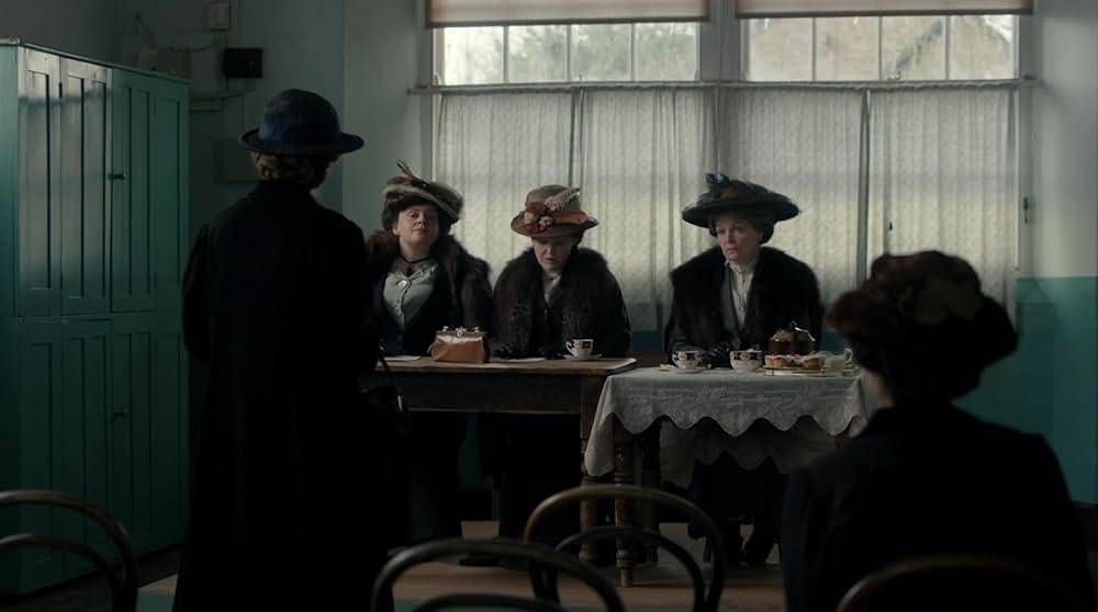 夜の来訪者の画像