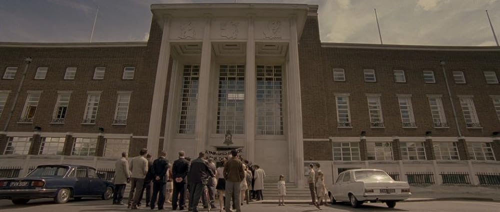 ファクトリー・ウーマンの画像