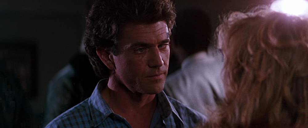 「リーサル・ウェポン2 炎の約束」メル・ギブソン & メアリー・エレン・トレイナーの画像