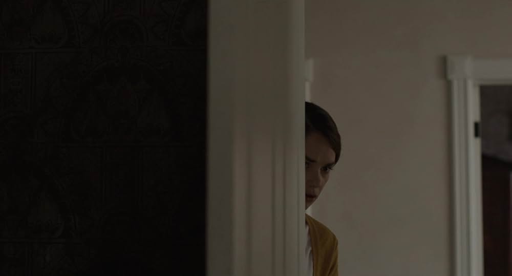 呪われし家に咲く一輪の花の画像