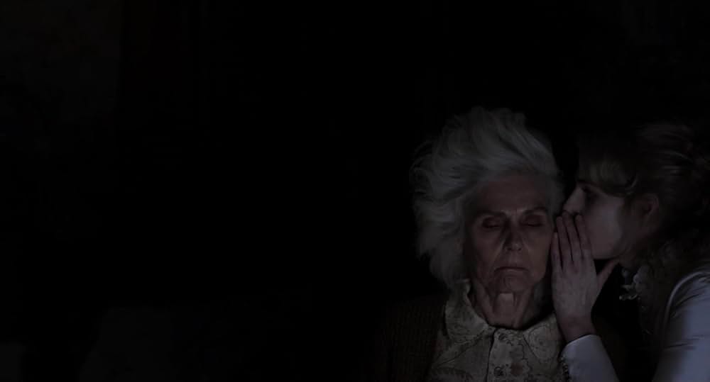 呪われし家に咲く一輪の花の画像