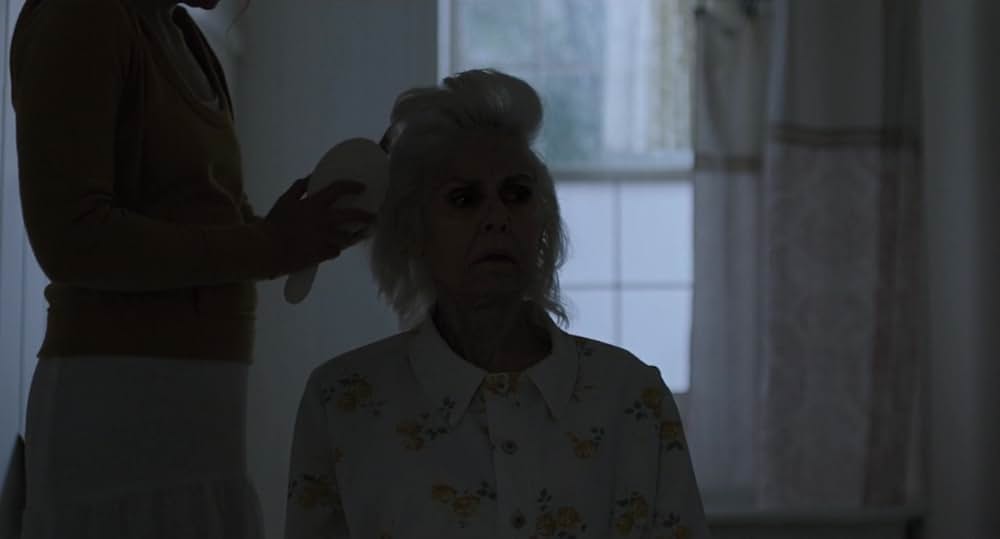 呪われし家に咲く一輪の花の画像