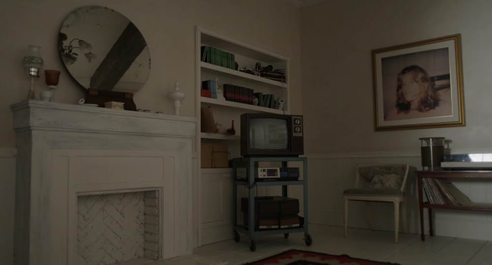 呪われし家に咲く一輪の花の画像