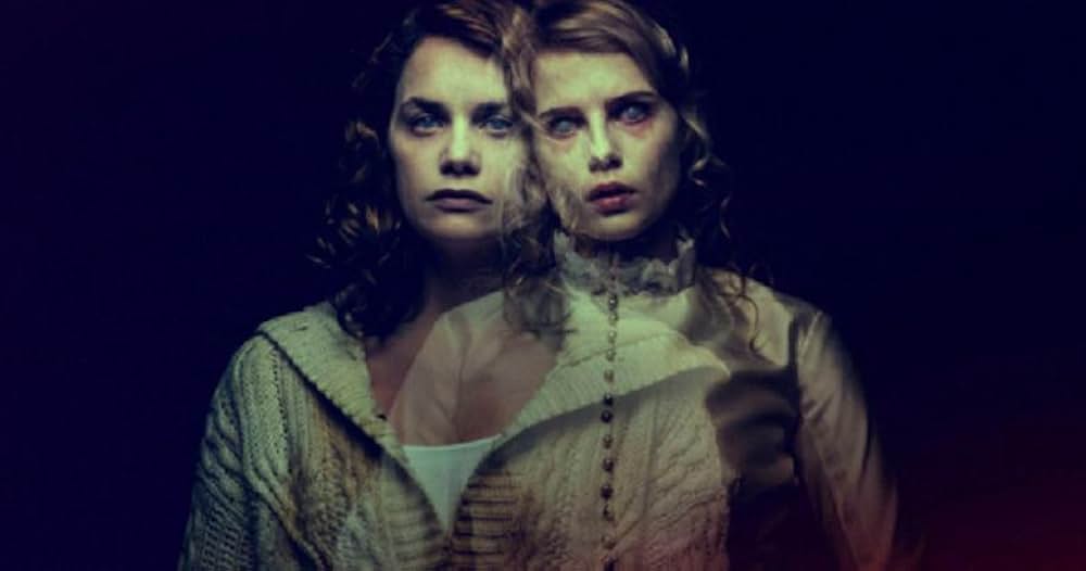 呪われし家に咲く一輪の花の画像