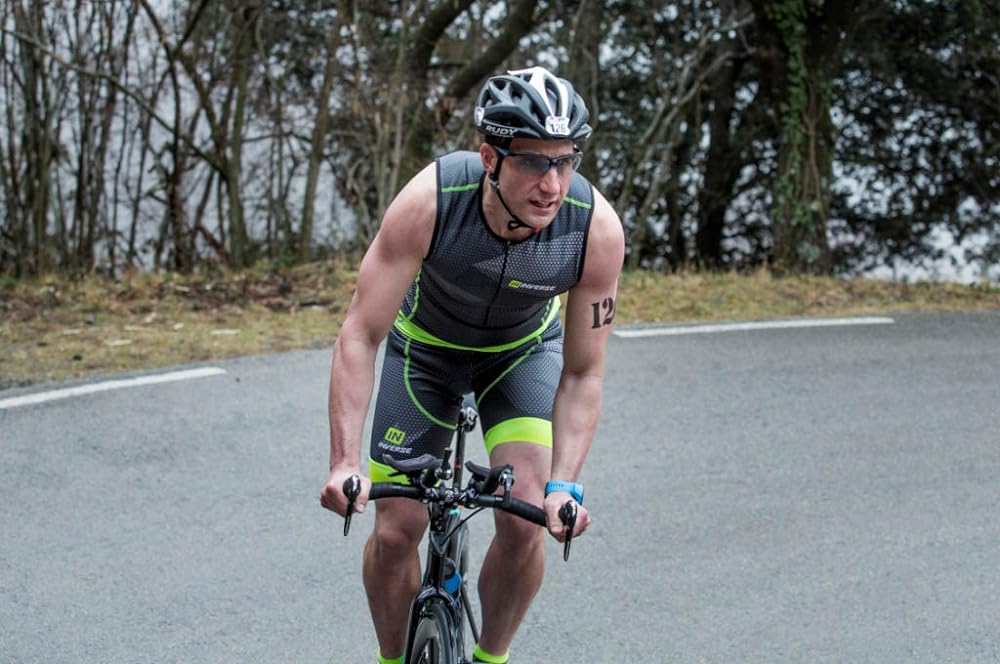 100メートルの画像