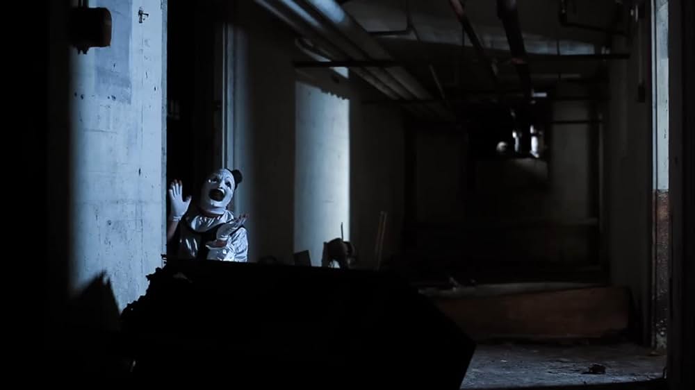 テリファー０の画像