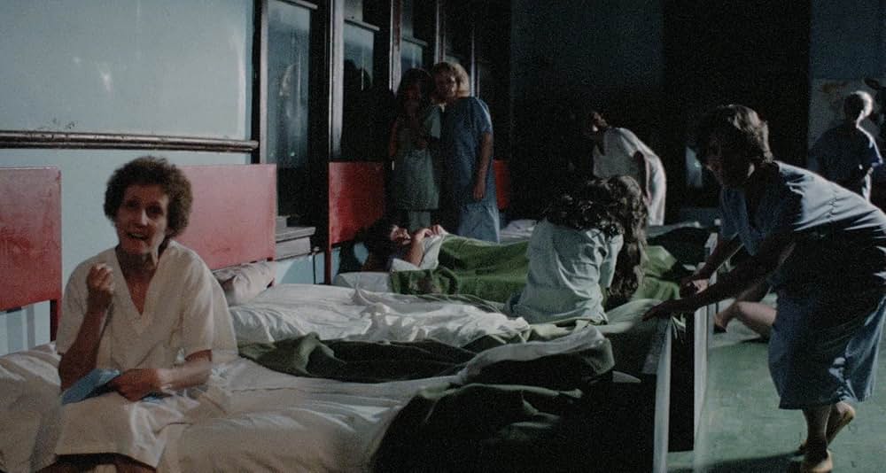 血ぬられた入寮式／呪われた女子大生の謎の画像