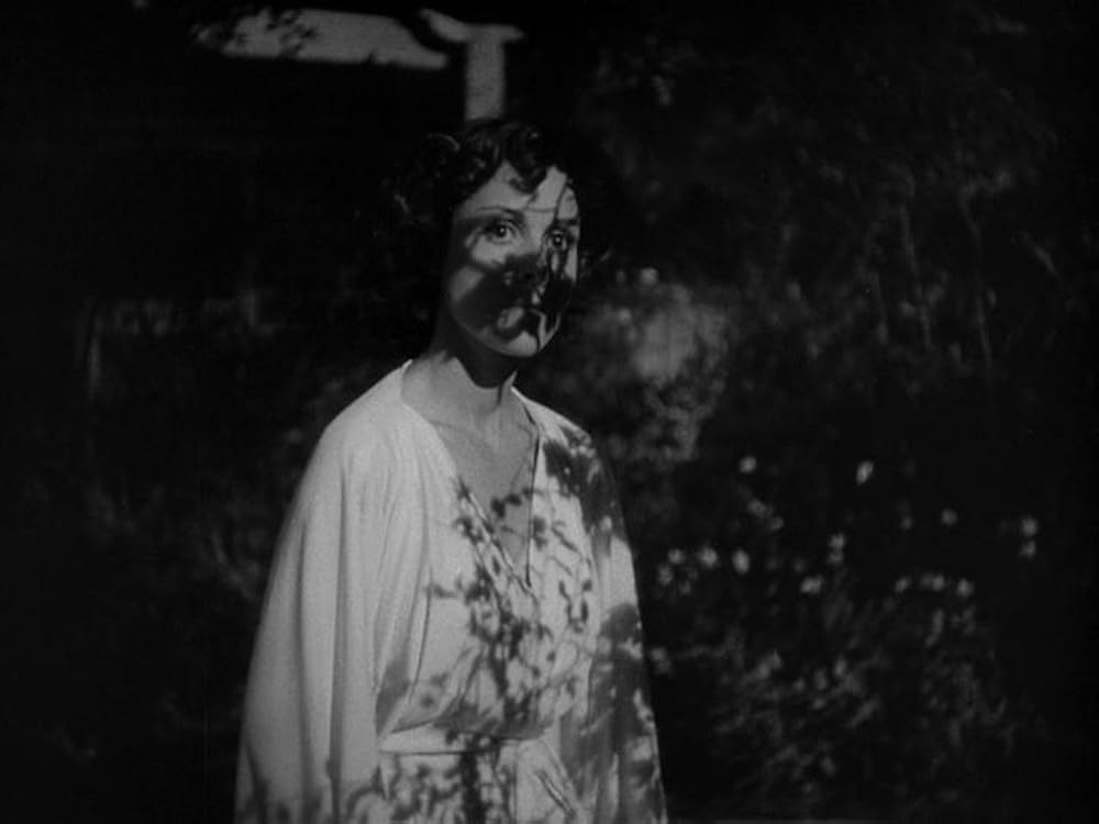 「私はゾンビと歩いた！」フランシス・ディーの画像