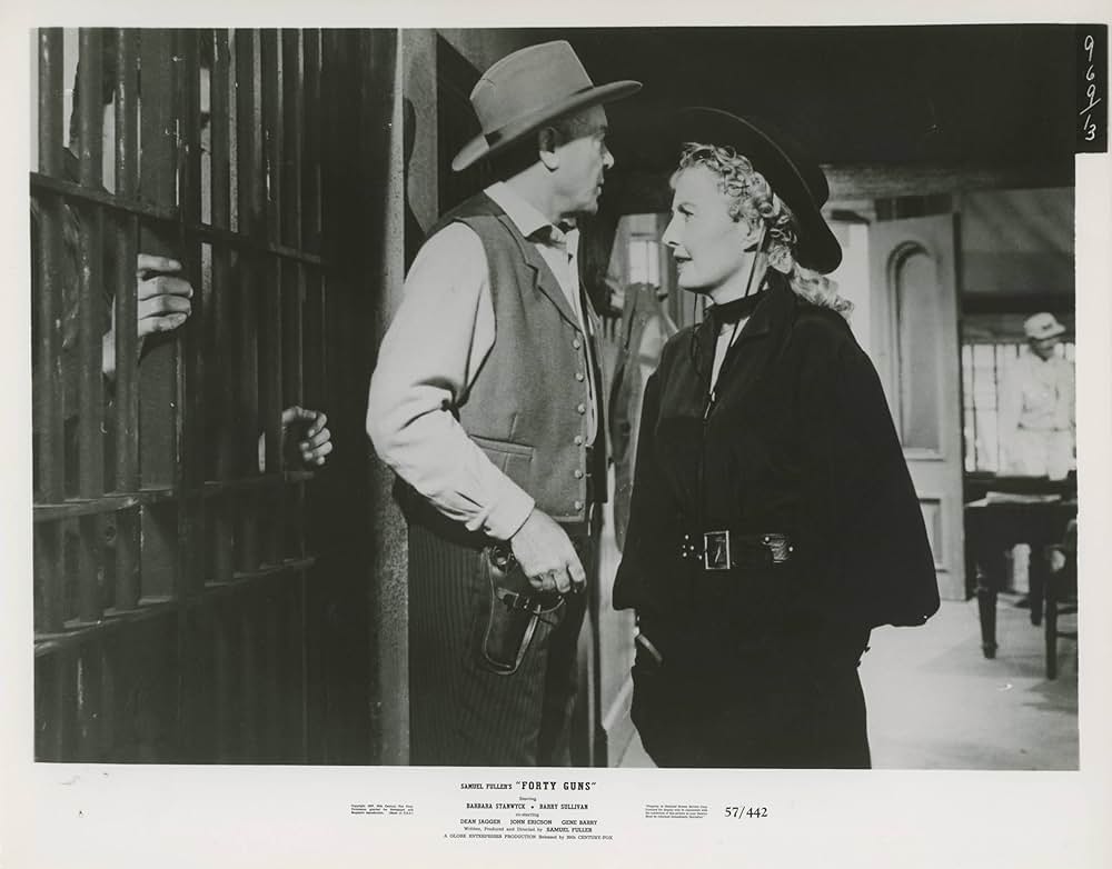 四十挺の拳銃の画像