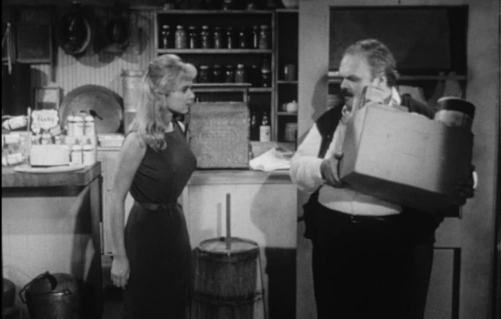 「吸血怪獣ヒルゴンの猛襲」Bruno VeSota & Yvette Vickersの画像