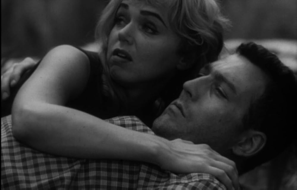 「吸血怪獣ヒルゴンの猛襲」Michael Emmet & Yvette Vickersの画像