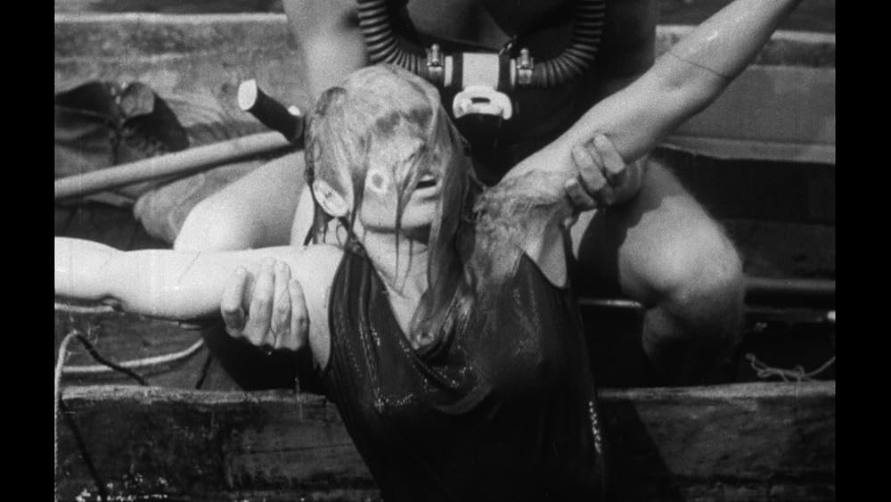 「吸血怪獣ヒルゴンの猛襲」ウォルター・ケリー & Yvette Vickersの画像