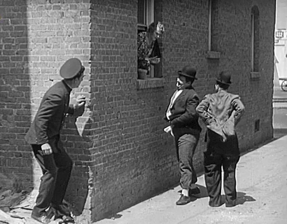 「極楽危機一髪」Oliver Hardyの画像