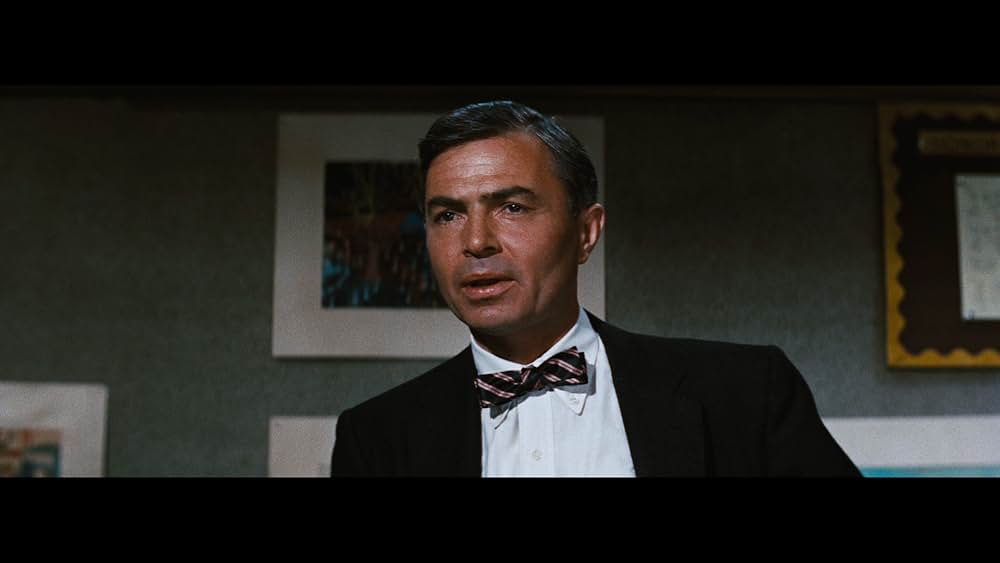 ビガー・ザン・ライフ 黒の報酬の画像