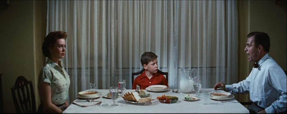 ビガー・ザン・ライフ 黒の報酬の画像