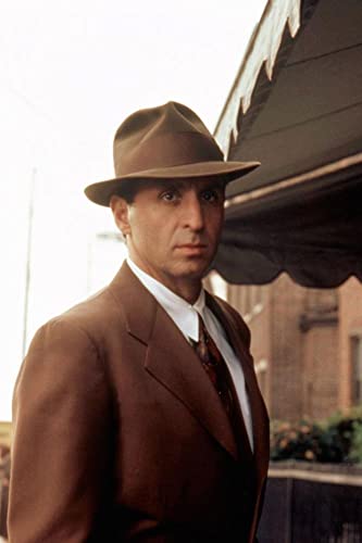 「敵、ある愛の物語」ロン・シルバーの画像