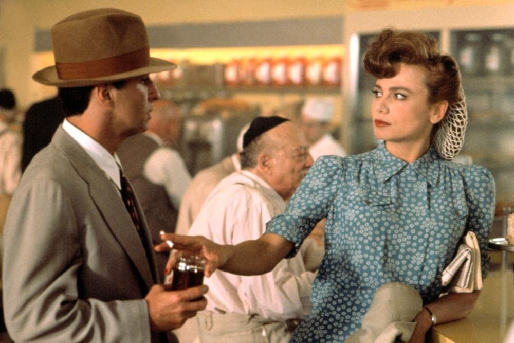 「敵、ある愛の物語」レナ・オリン & ロン・シルバーの画像