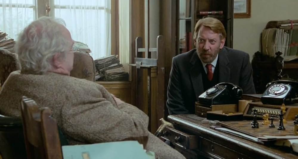 白く渇いた季節の画像